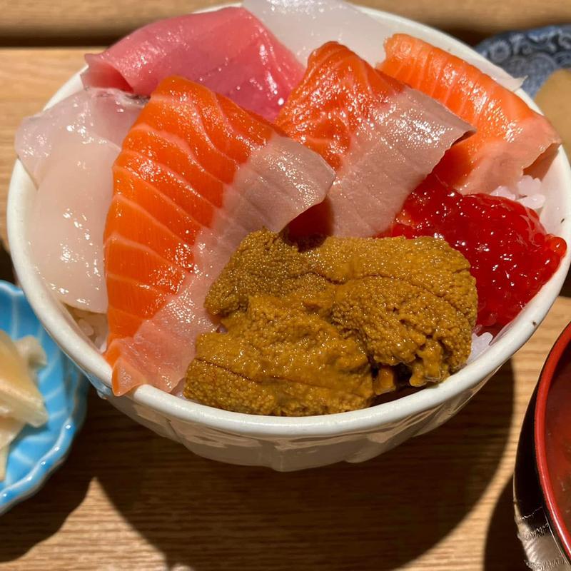 デハエパ丼(みこ食堂)
