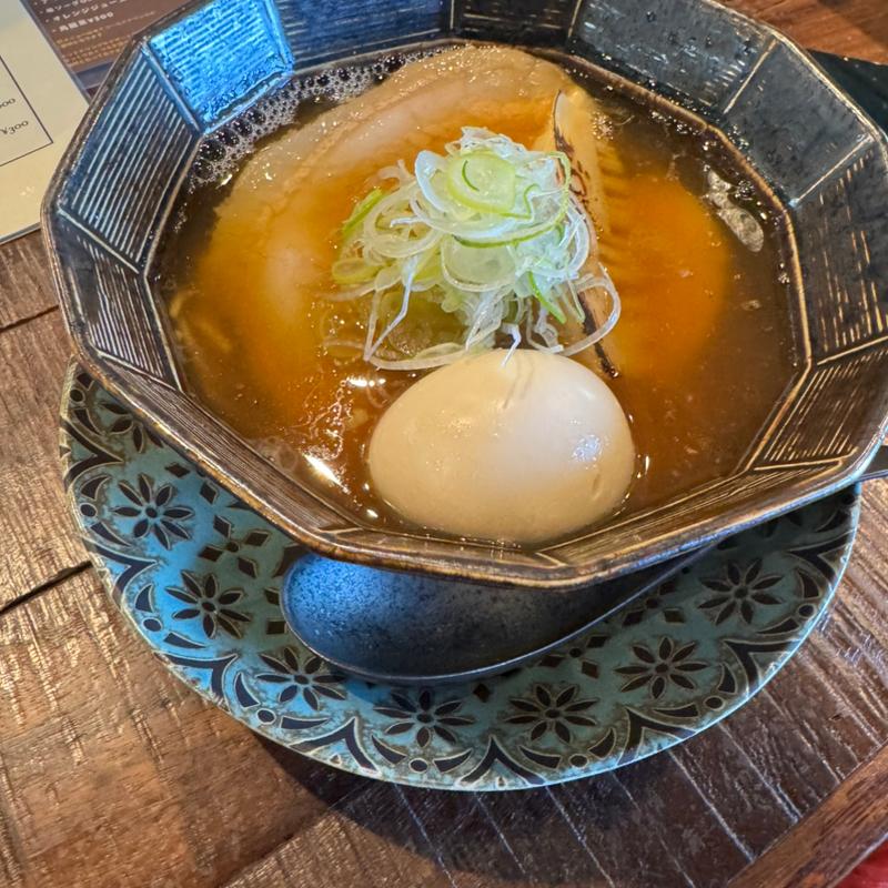 醤油らぁめん(味付け煮卵)(古民家ヌードゥル 黒揚羽森住)