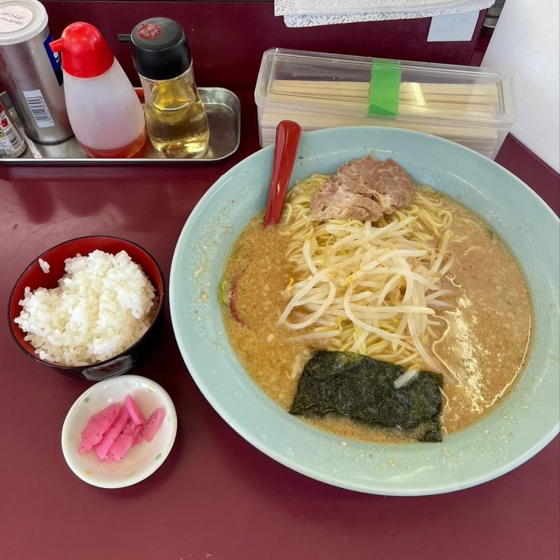 味噌ラーメン中　半ライス(ニューラーメンハウス)