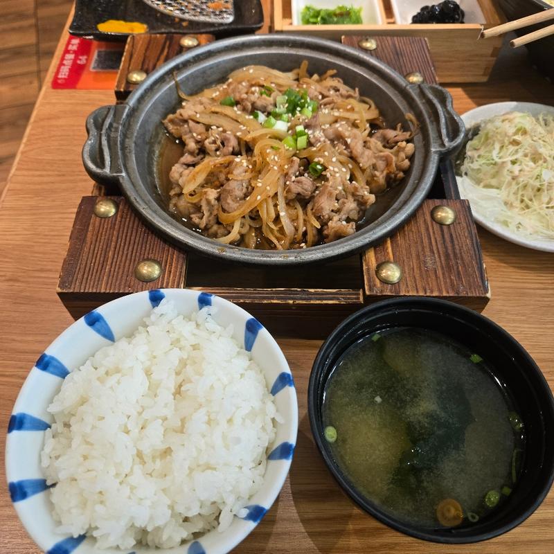 たっぷり牛焼肉善(勝博殿)