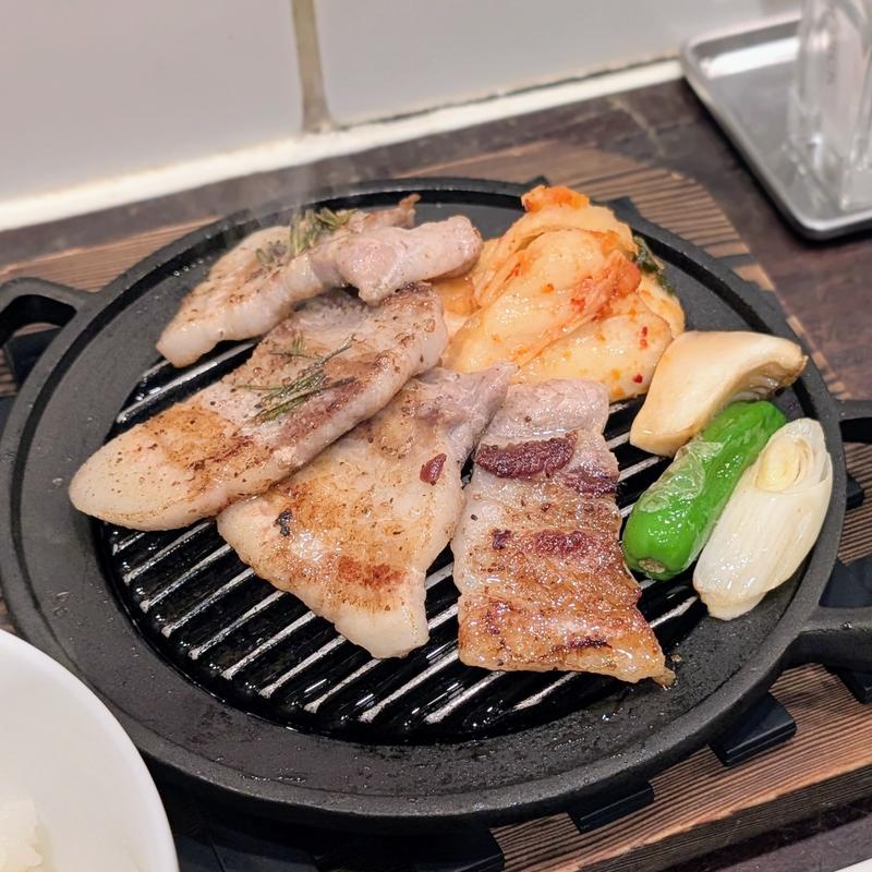 サムギョプサル(ぴょんぴょん舎 Te-su （ピョンピョンシャ テェス）)