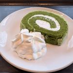 抹茶の米粉ロールケーキ ホイップクリーム