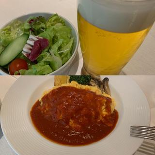 オムライスサラダセット&ビール(ステーション レストラン ザ セントラル)