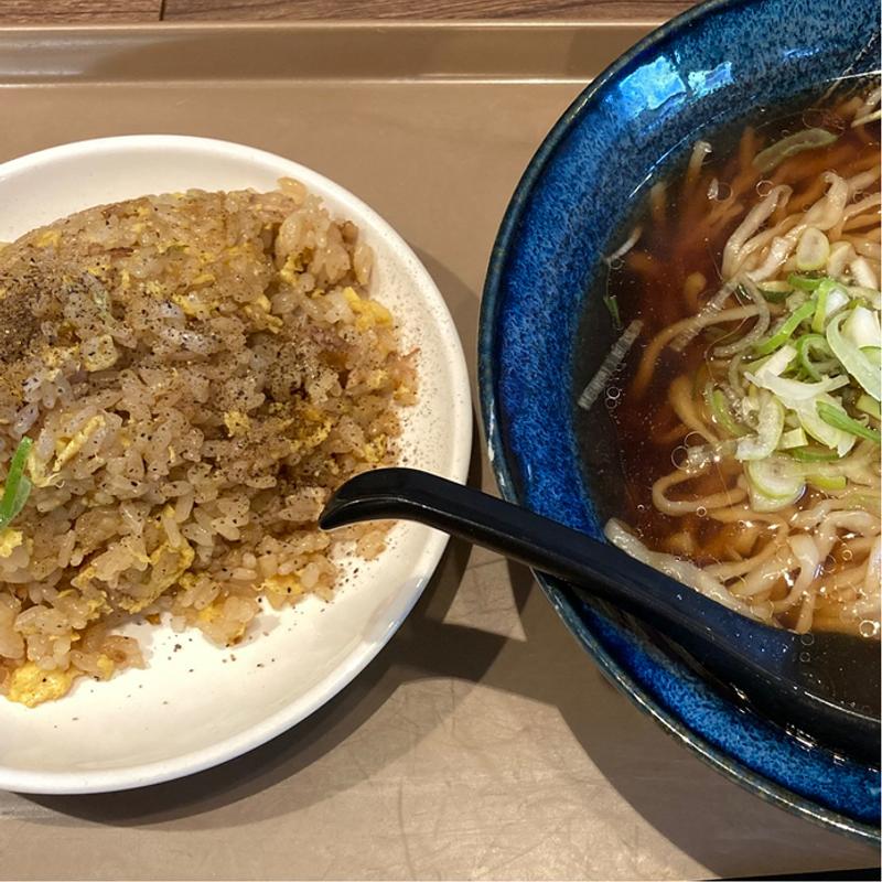 新正油ラーメンとミニ焼き豚チャーハン(チャーハン COMFY&MEAL)