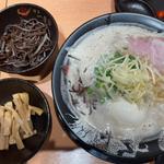 豚骨ラーメン