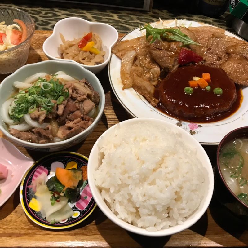 ハンバーグ＆生姜焼き定食(えちごやきゅーぴー)