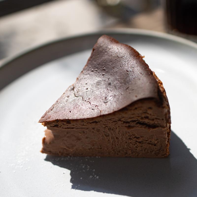 チョコレートバスクチーズケーキ(Piece by Piece coffee)