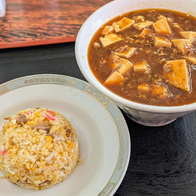麻婆ラーメン 半チャーハン(味平食堂)