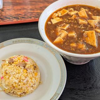 麻婆ラーメン 半チャーハン(味平食堂)