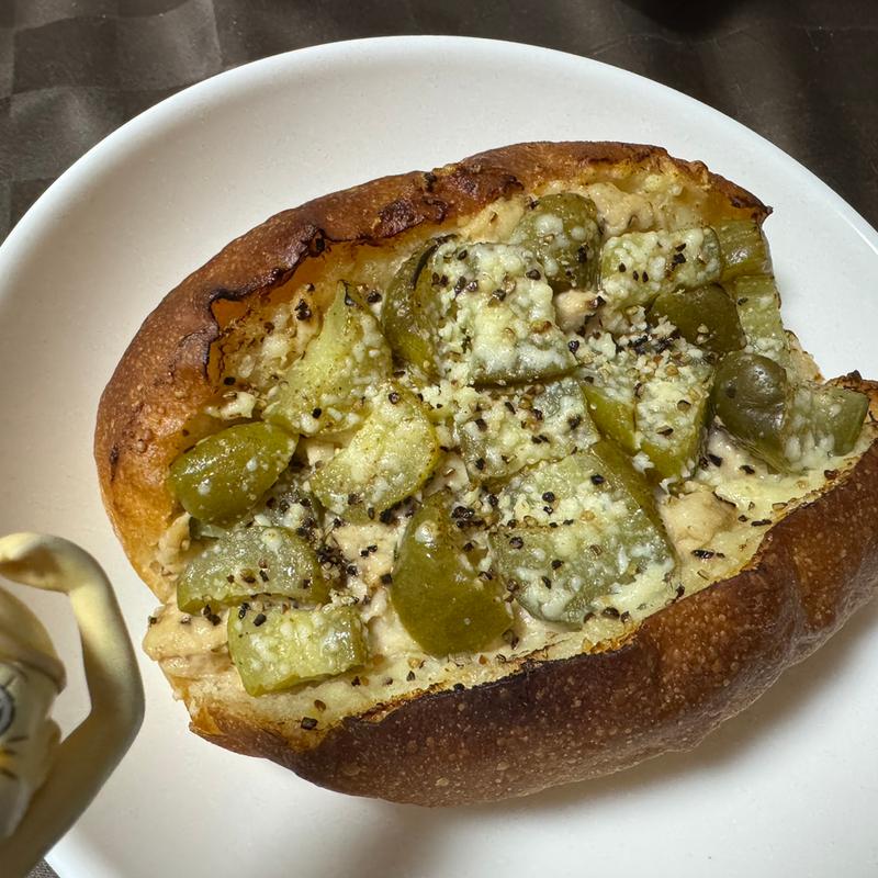 ツナとピクルスドッグ(パンのお店 Contigo コンティーゴ)