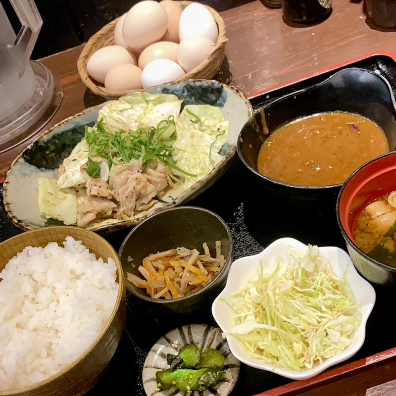 日替わり定食(バラ焼き専門店炭火焼鳥わだち)