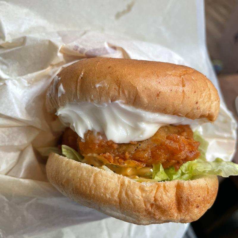 チーズに溺れるフェレバーガー　カマンベール(ケンタッキーフライドチキン東久留米店)