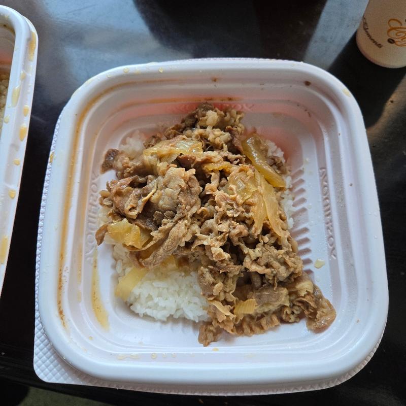 牛丼(Yoshinoya)