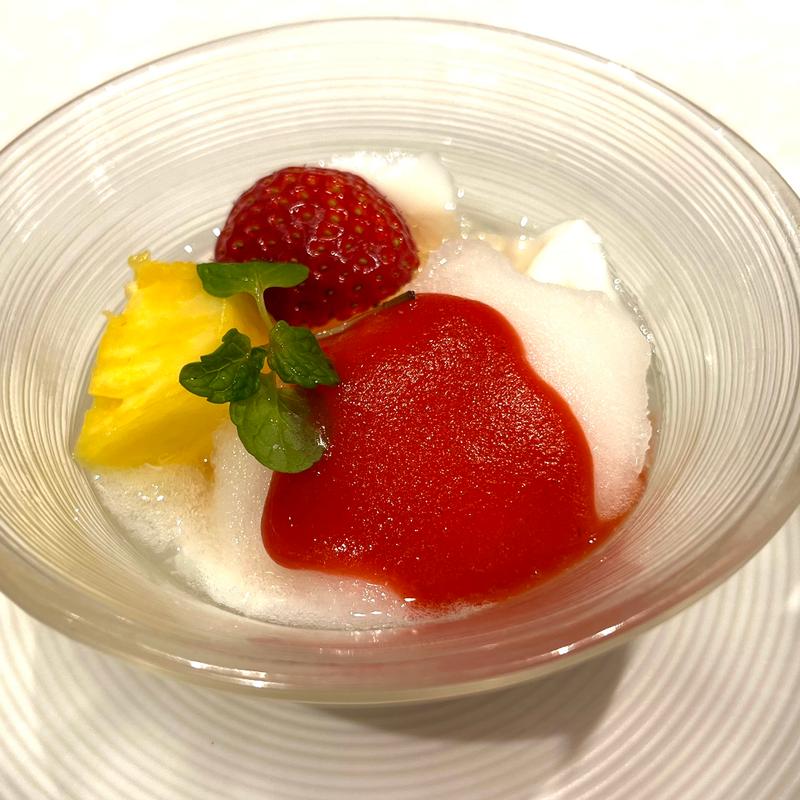 いちごの杏仁豆腐(銀座アスター ベルシーヌ柏)