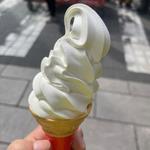 杏仁ソフトクリーム(横浜大飯店)