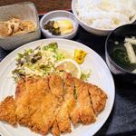 ロースカツ定食(食事処 大城)