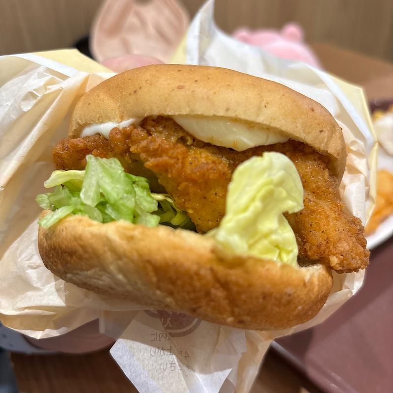 チーズにおぼれるフィレバーガー(ケンタッキーフライドチキン イオンモール新潟南店)