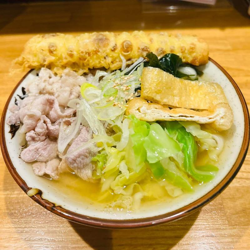 温 肉わかめうどん ちくわ天(UDONダイニングらんたん)