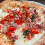 ピッツァ トンノ(トラットリア ピッツェリア アミーチ Trattoria Pizzeria Amici)