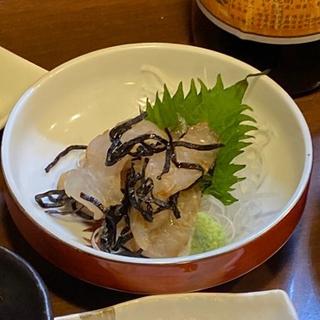 ヒラメ塩こぶ和え(味処●酒処 とらや)