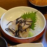 ヒラメ塩こぶ和え(味処●酒処 とらや)