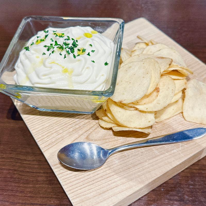 じゃがいものエスプーマ〜洗練された大人のポテトサラダ〜(俺のフレンチ 梅田 )