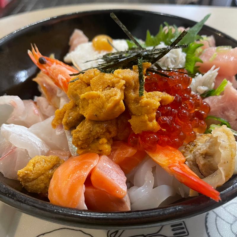 全部のせ丼(お食事処 大漁 )