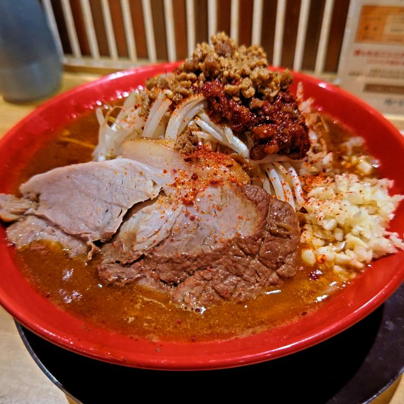 辛味噌ラーメン 厚豚1枚 麺150g(俺の生きる道 関内マリナード地下街店)