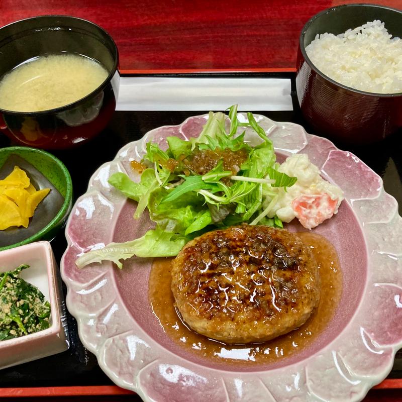 ハンバーグ定食(丸源旅館 )