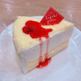 2層仕立てのチーズケーキあまおう苺ソース(イタリアン・トマト Café Jr. 川越アトレマルヒロ店)