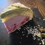 ピスタチオとラズベリーのズコット