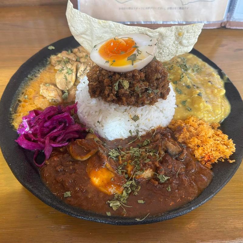 カレー定食 4種がけ(アンドビール)