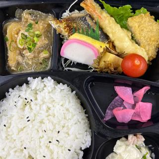 幕の内弁当（日替わり）(札幌市役所地下食堂)