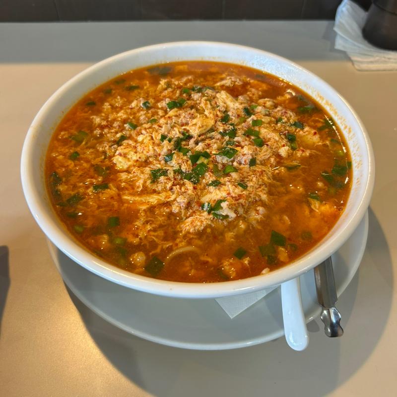 ニュータンタン麺(中華料理 栄華)