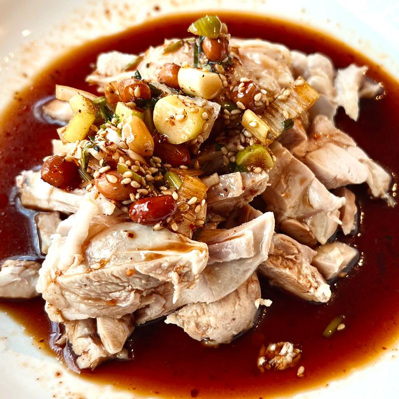 蒸し鶏肉の特製ソースかけ(美林華飯店)