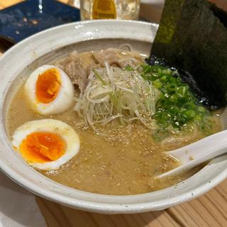 豚骨ラーメン(りゅう)