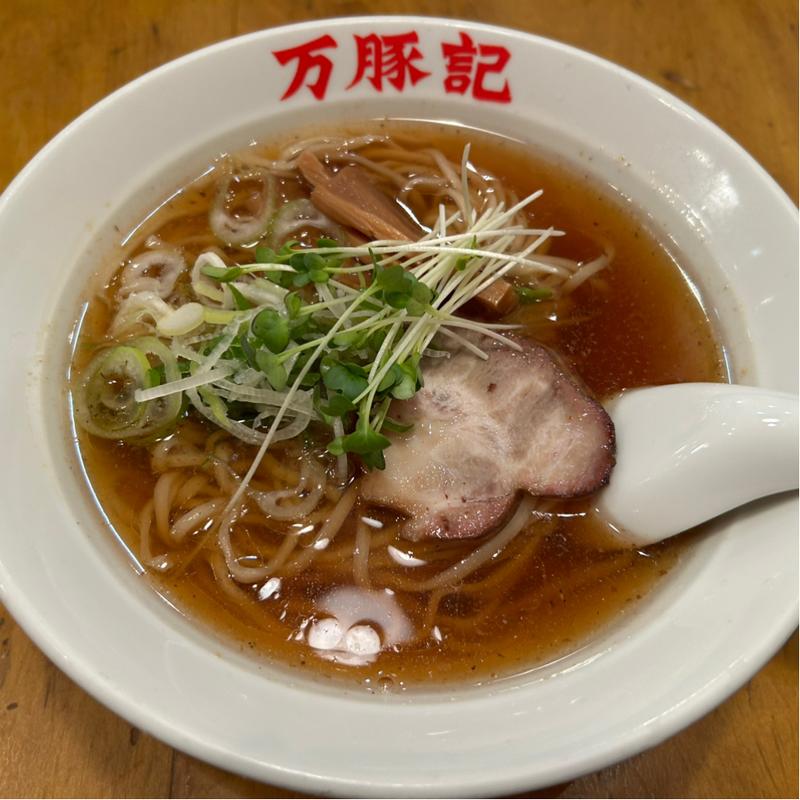 醤油ラーメン(万豚記 代々木店)