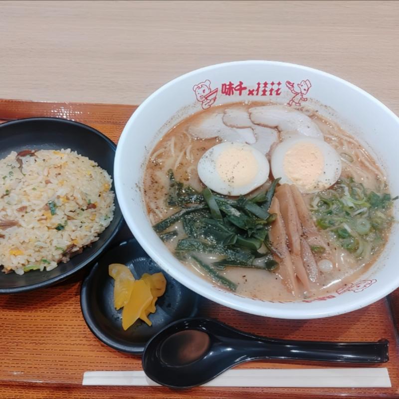 味千ラーメン  半チャーハンセット(味千×桂花 阿蘇くまもと空港店)