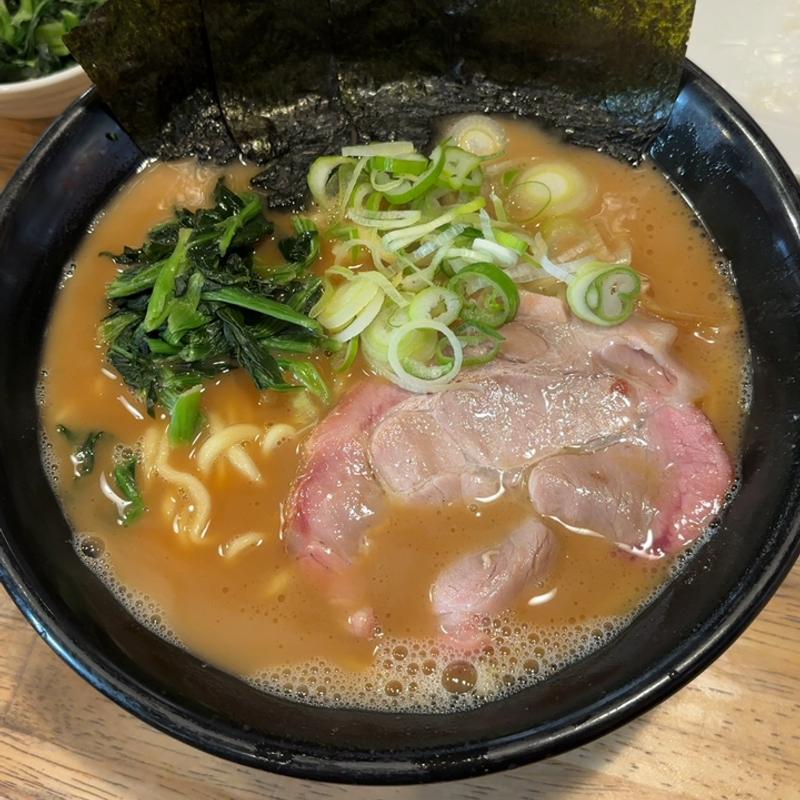 ラーメン（豚骨醤油）(横浜ラーメン とんこつ家 郡山開成店)