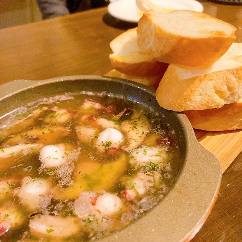 タコのアヒージョ(鉄板料理 みかど)