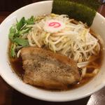 鰹出汁醤油豚そば
