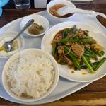 にんにくの芽炒め定食