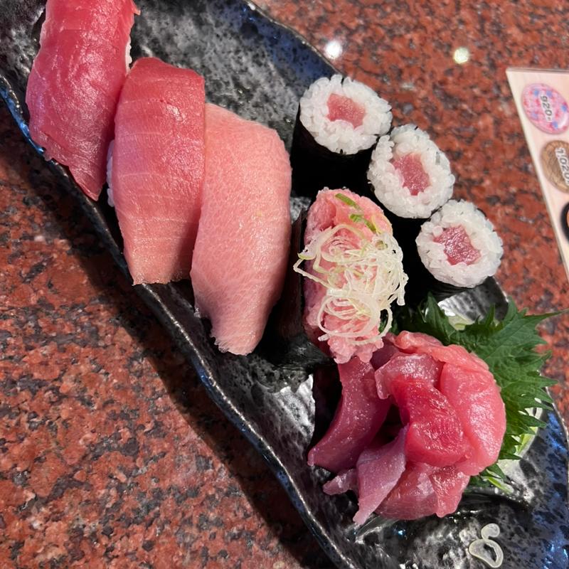 鮪の食べ比べ(八食市場寿司 )