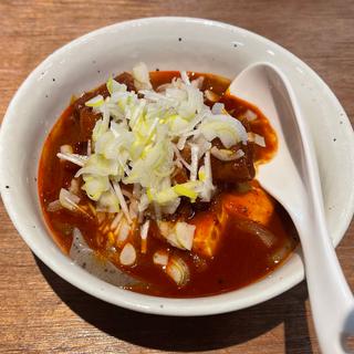 ピリ辛和牛もつ煮(立ち飲み築地大東)