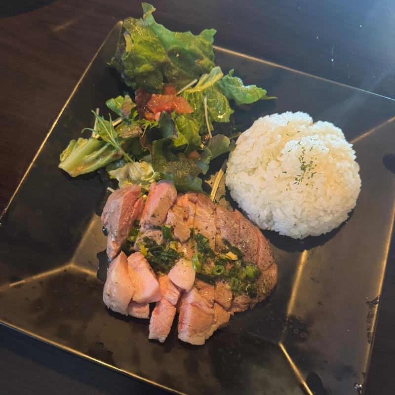 三元豚のポークステーキ(ニクバル クオン)