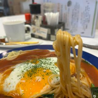 目玉焼きのせアンフォーラ風あんかけスパゲティ