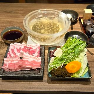 パイナップルあぐー豚 もずくレタしゃぶ(燦 別邸 北新地店)