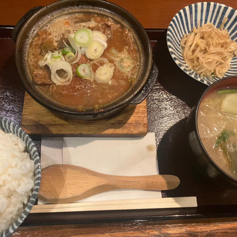 牛すじの煮込み定食(なお八)