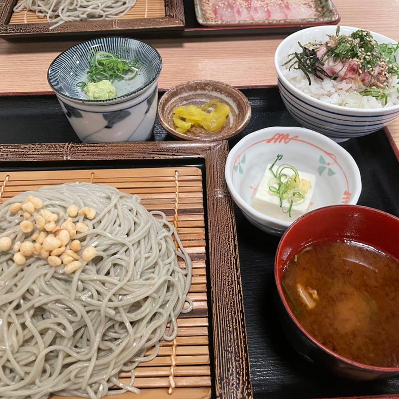 へぎそばとミニネギトロ丼(生本まぐろ へぎそば 炉端焼 大阪 魚然)