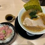醤油豚骨ラーメン